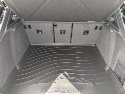 2025 Porsche Macan AWD
