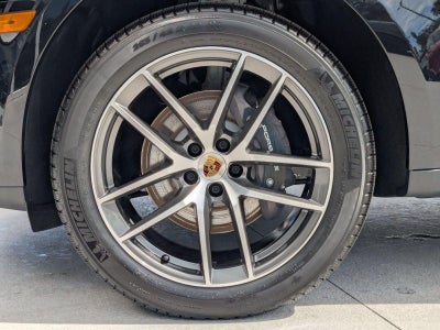 2025 Porsche Macan AWD
