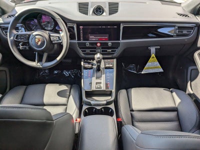 2025 Porsche Macan AWD