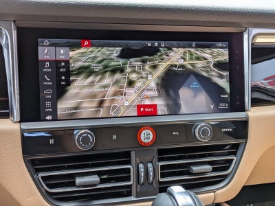 2025 Porsche Macan AWD