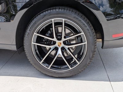 2025 Porsche Macan AWD