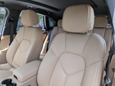2025 Porsche Macan AWD