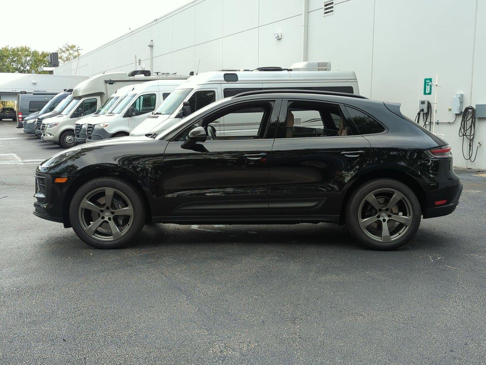 2025 Porsche Macan AWD