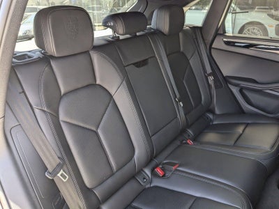 2025 Porsche Macan AWD