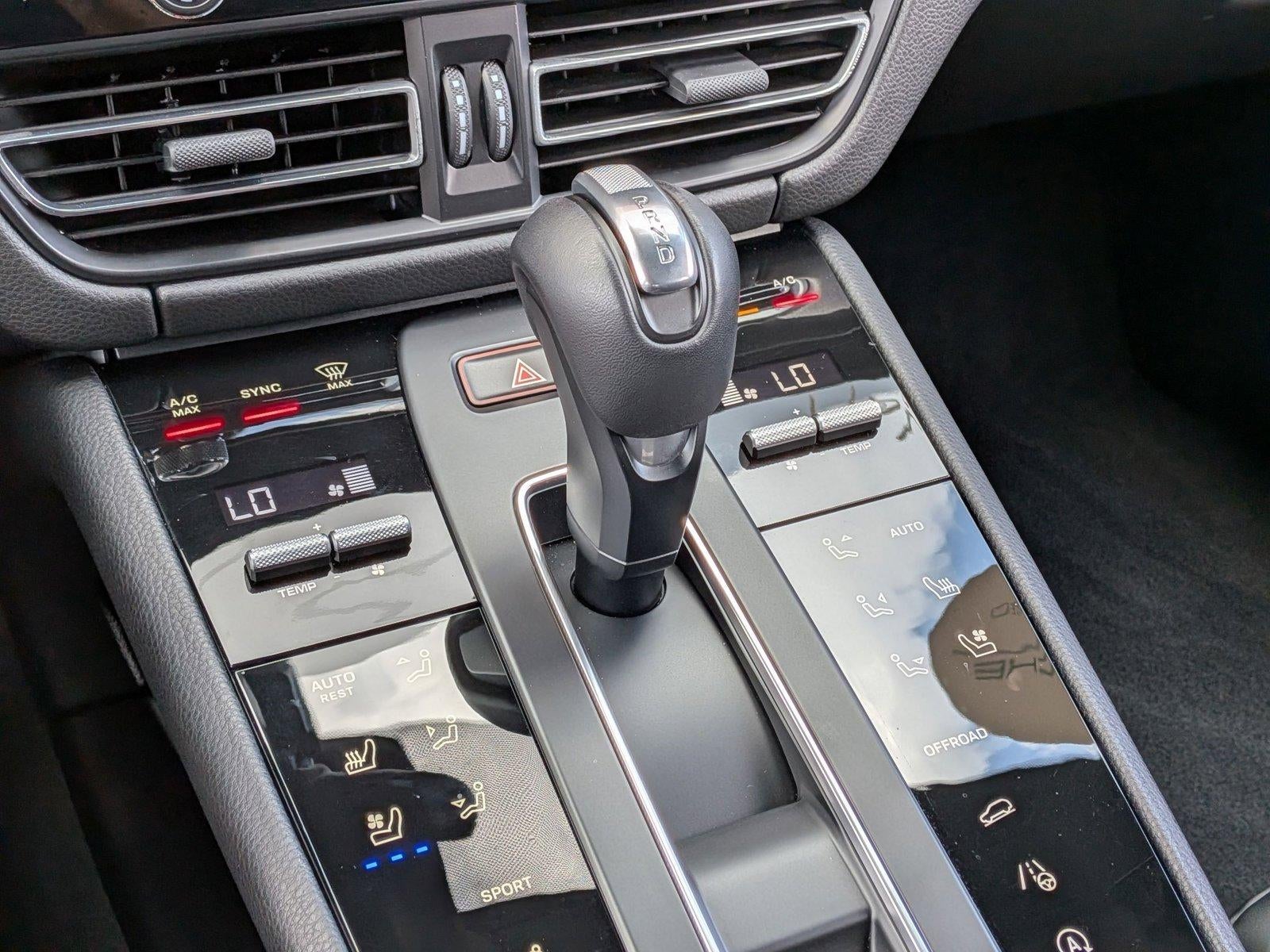 2025 Porsche Macan AWD