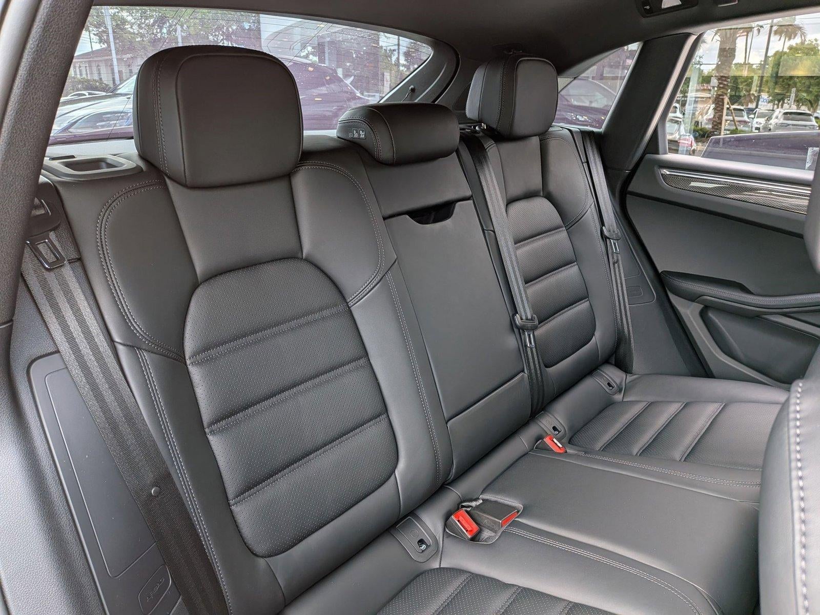 2025 Porsche Macan AWD