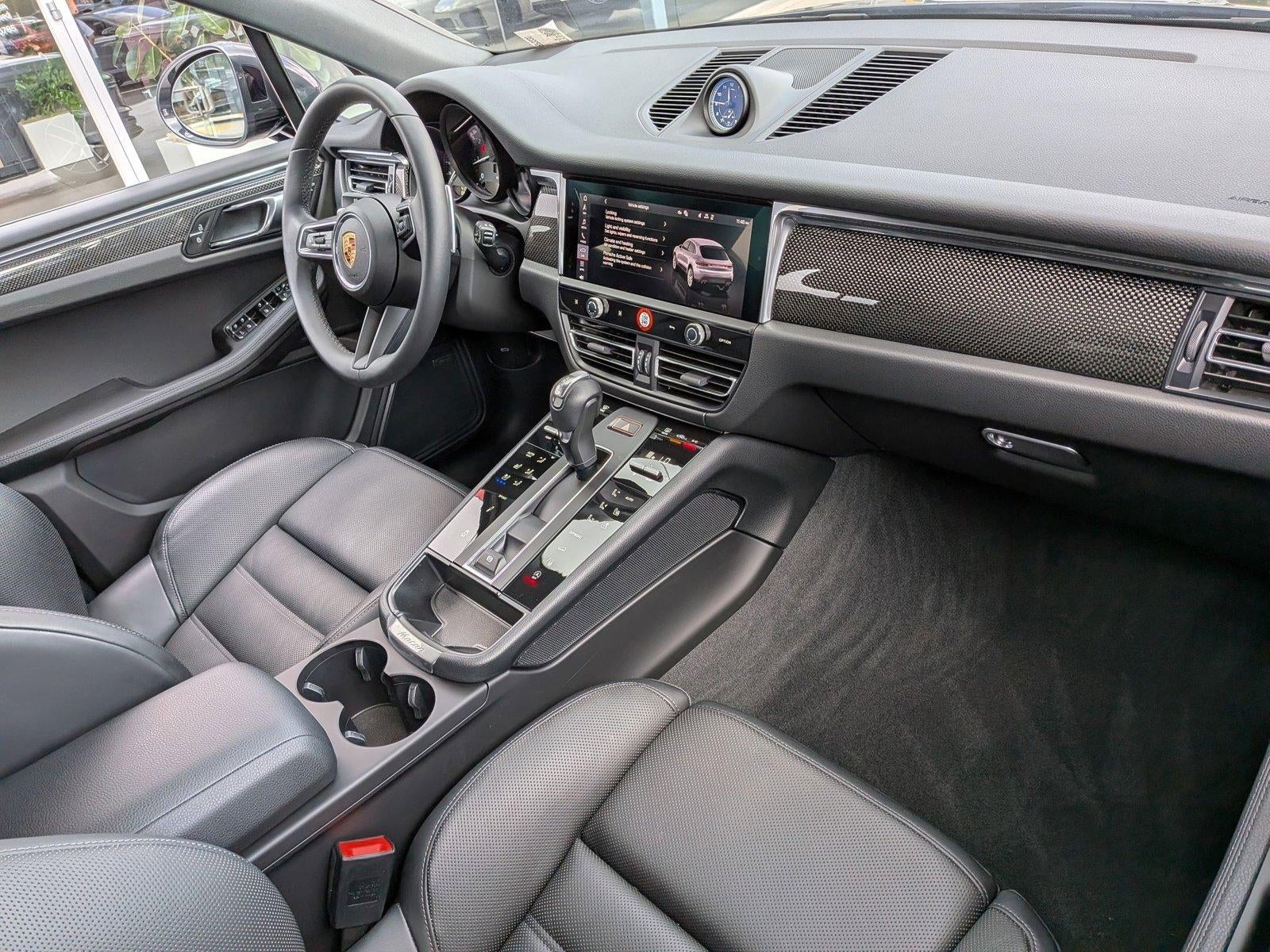 2025 Porsche Macan AWD