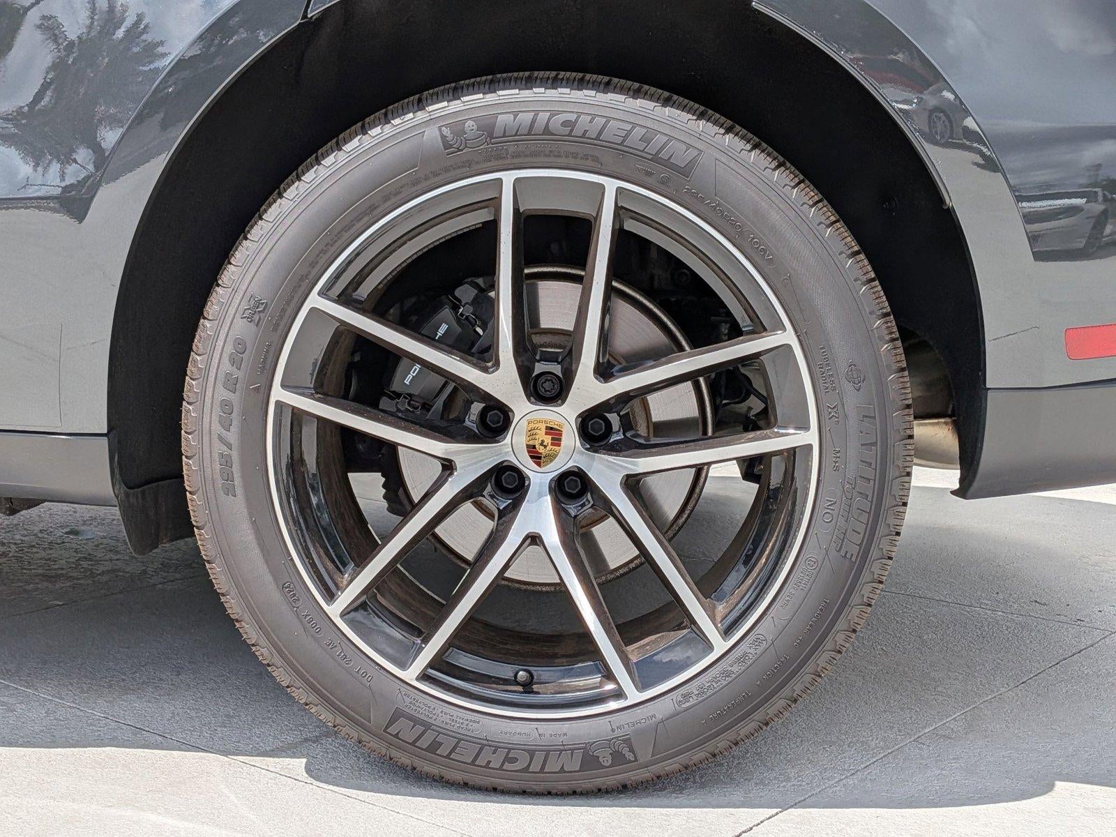 2025 Porsche Macan AWD