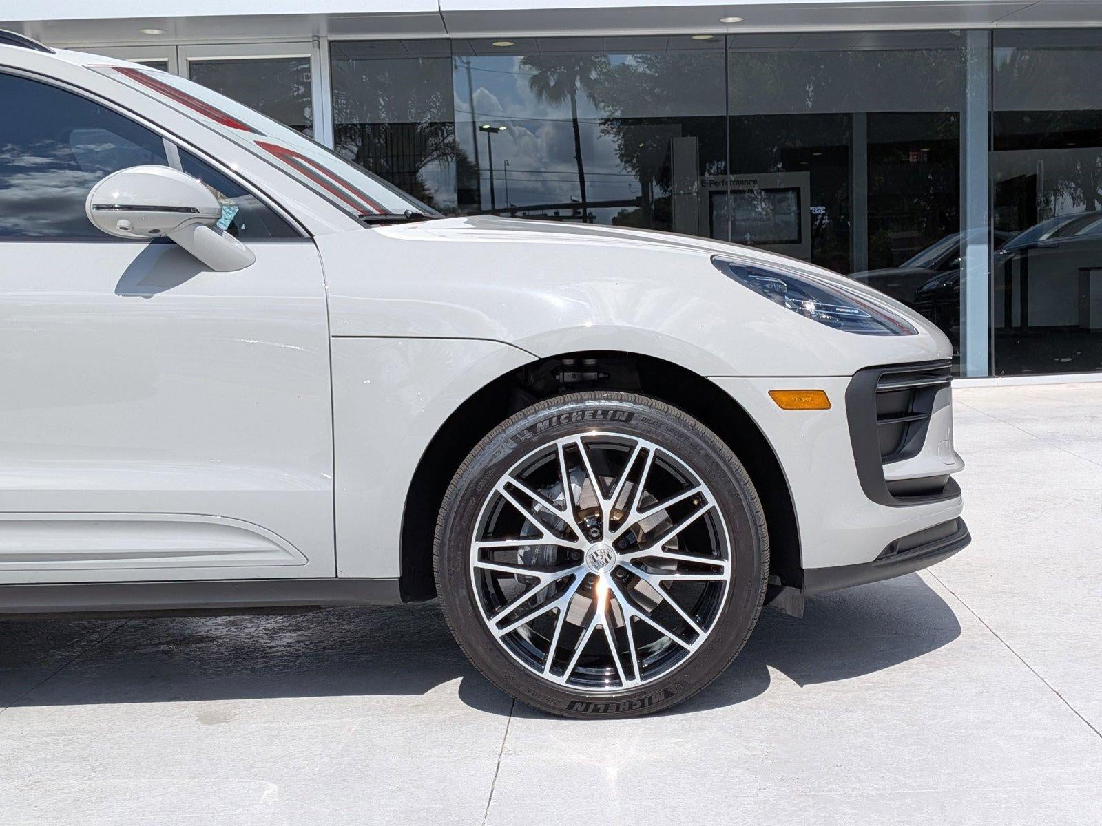 2025 Porsche Macan AWD