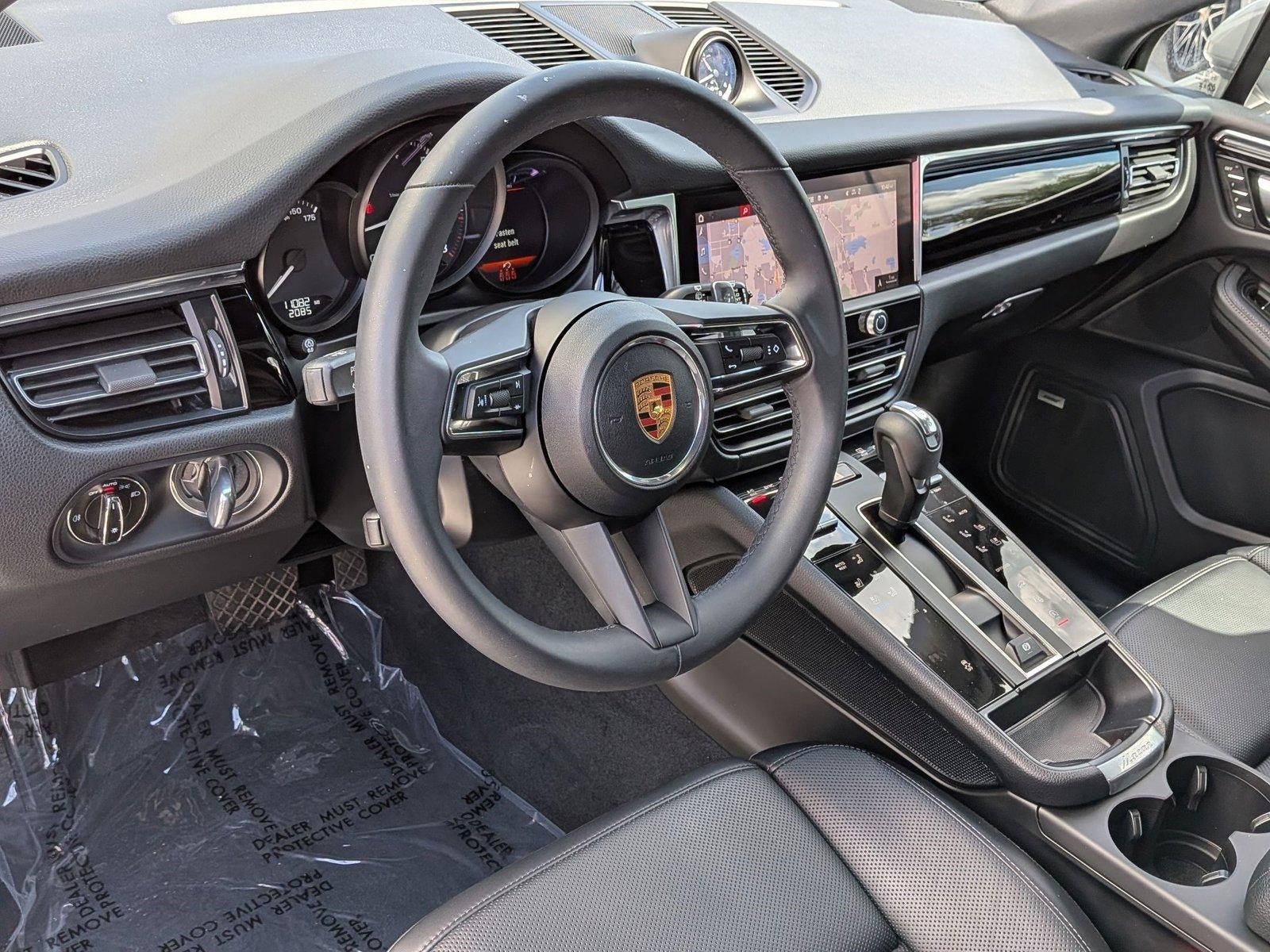 2025 Porsche Macan AWD