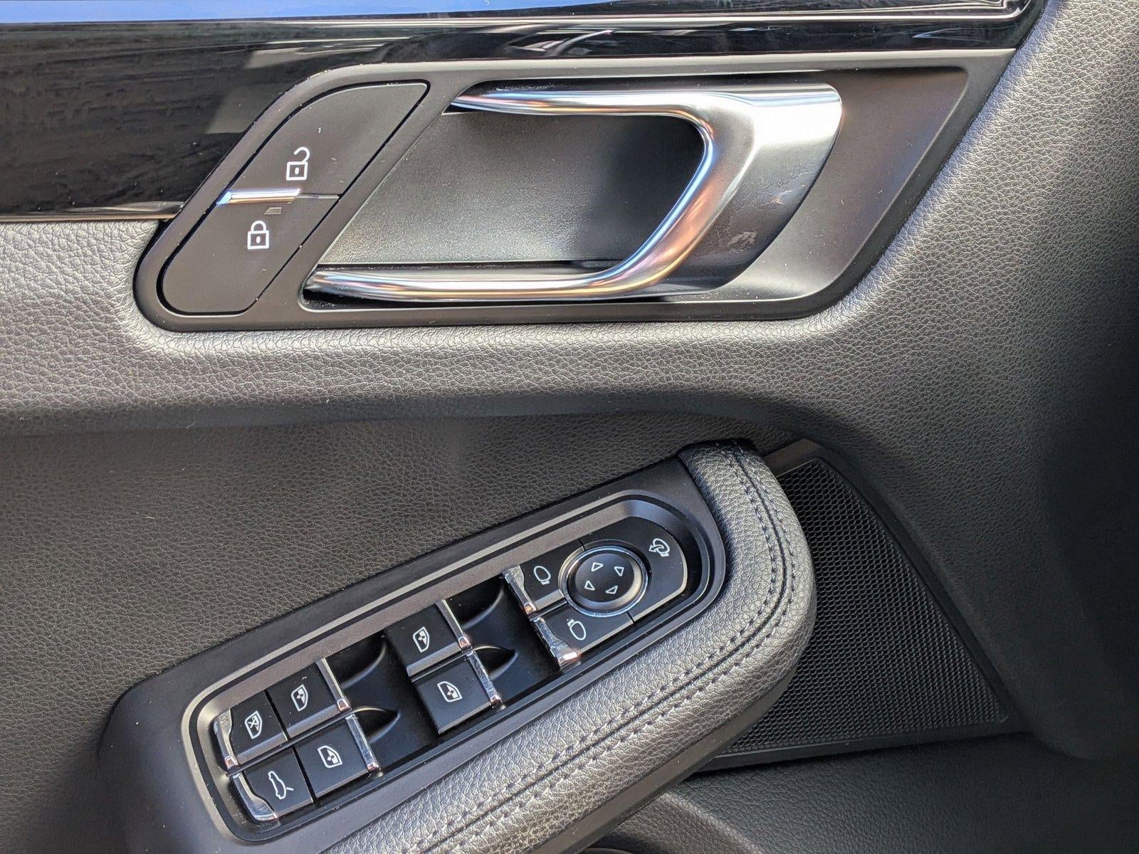 2023 Porsche Macan AWD