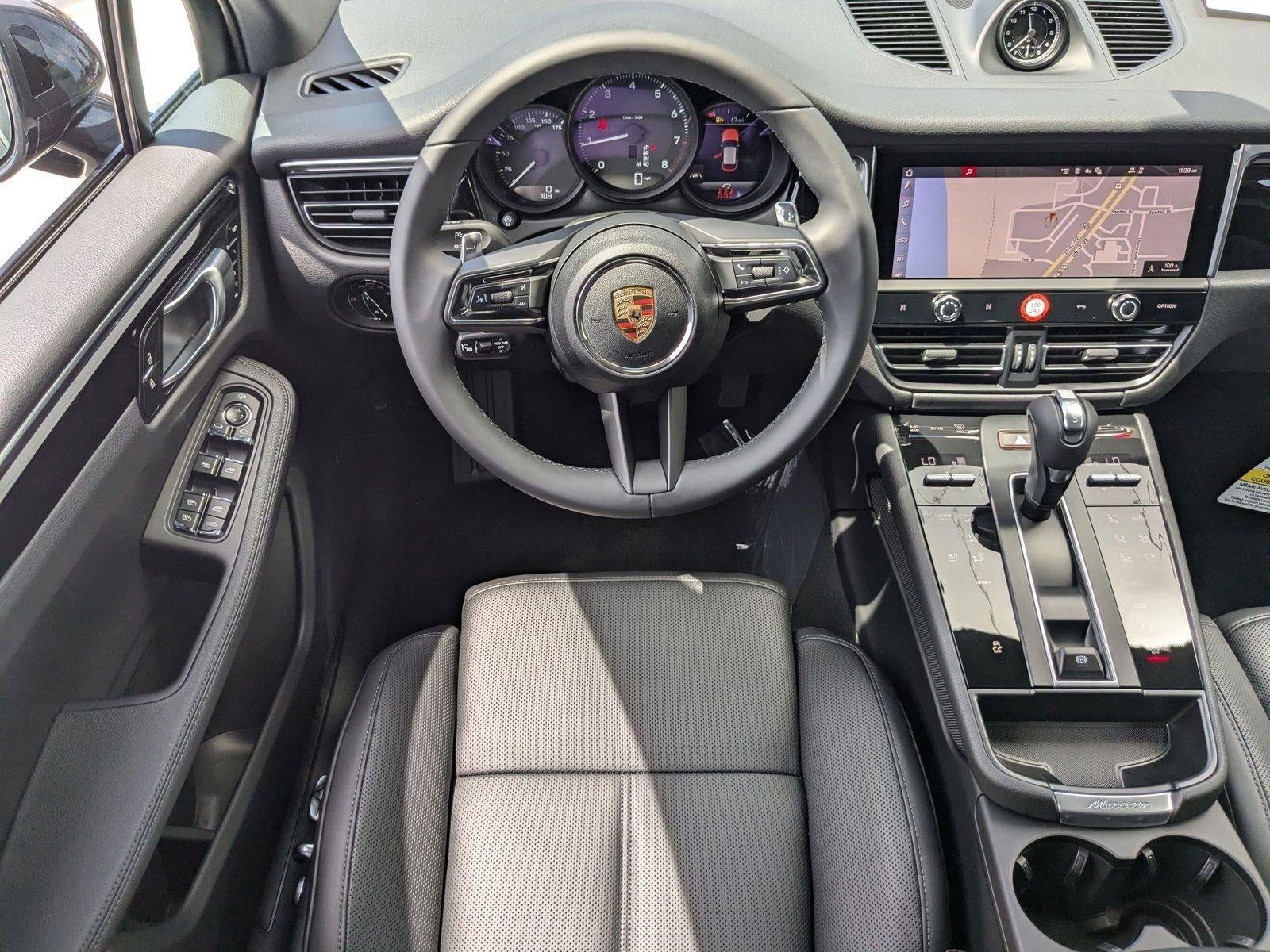 2025 Porsche Macan AWD