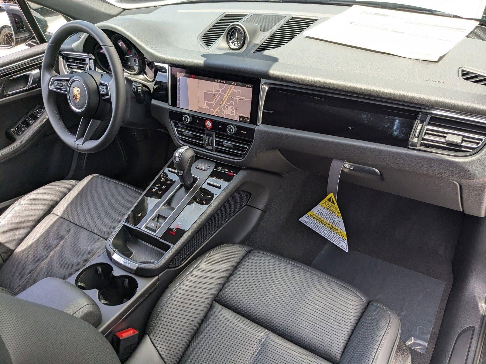 2025 Porsche Macan AWD