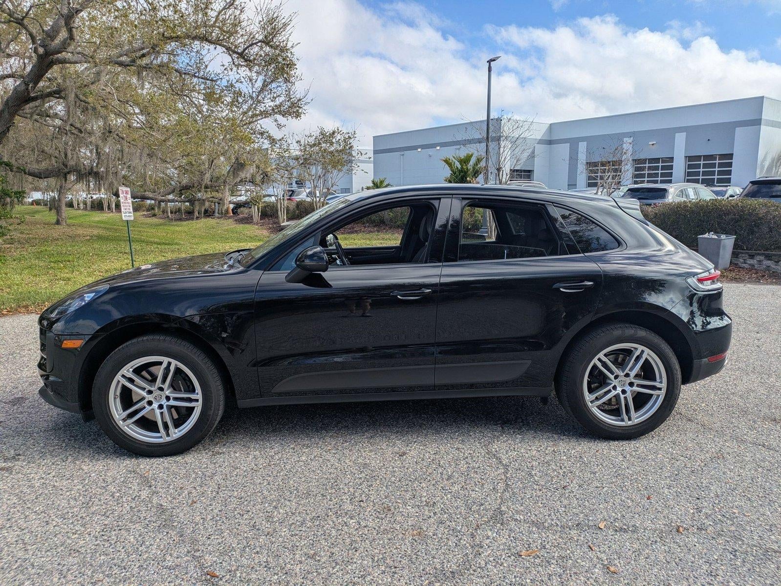 2021 Porsche Macan AWD