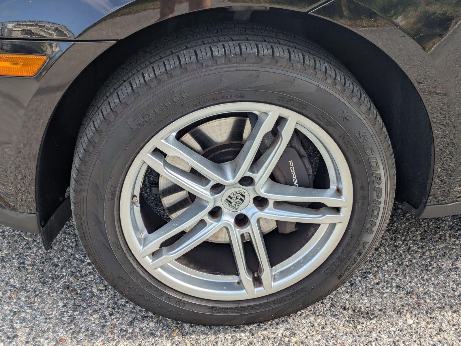 2021 Porsche Macan AWD