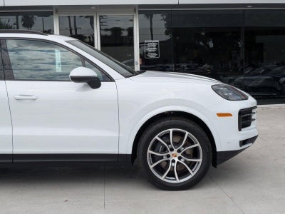 2025 Porsche Cayenne AWD