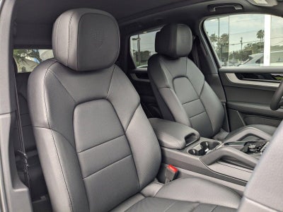 2025 Porsche Cayenne AWD