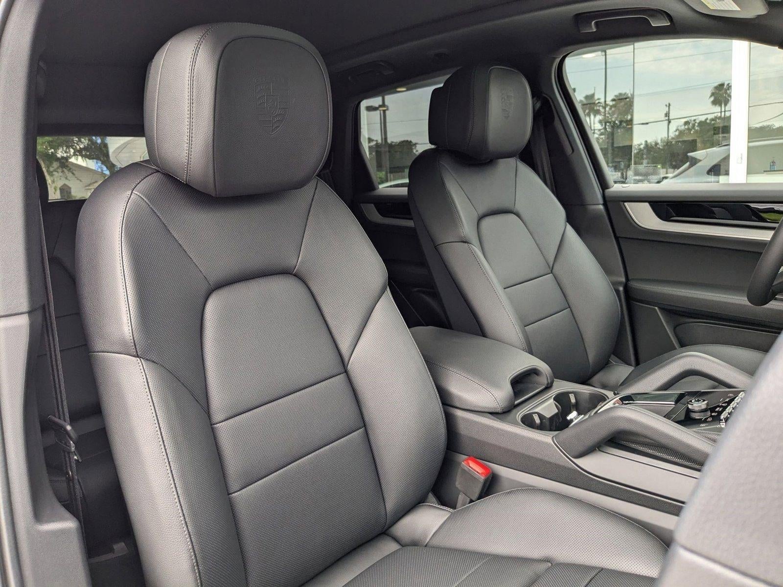 2025 Porsche Cayenne AWD