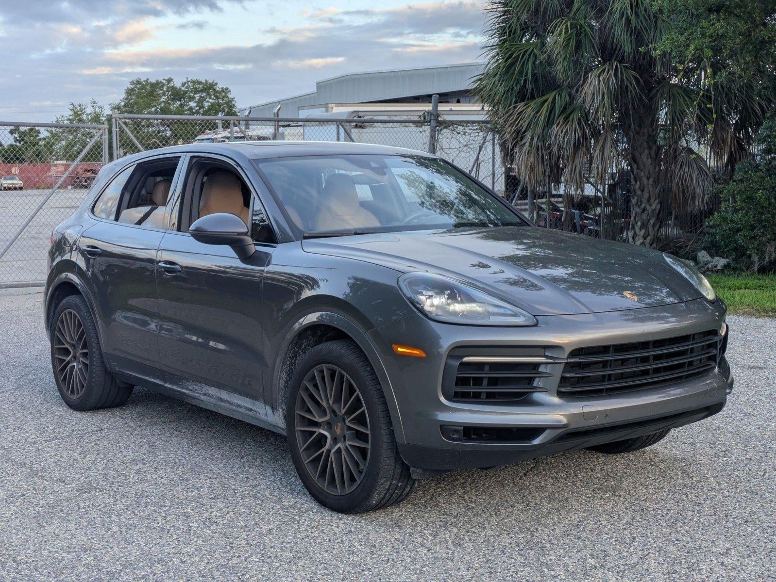 2023 Porsche Cayenne Platinum Edition AWD