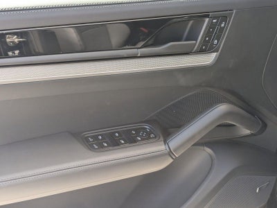 2025 Porsche Cayenne AWD