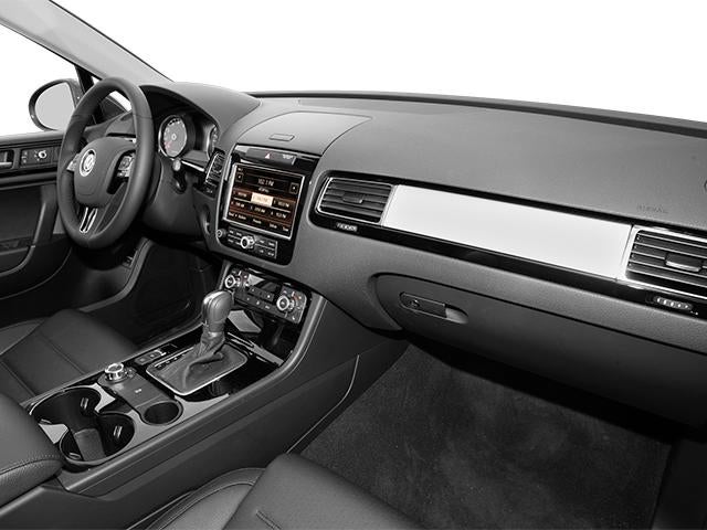 2014 Volkswagen Touareg 4dr 3.6L Sport