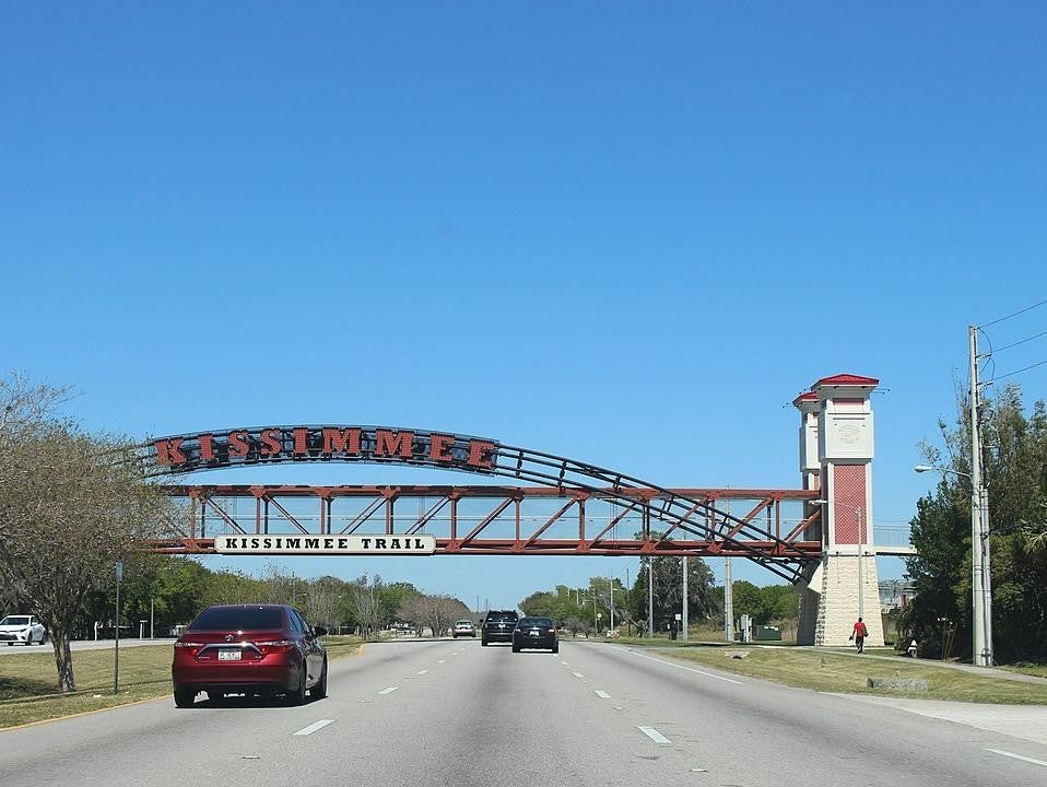 vehicles on highway towards kissimmee